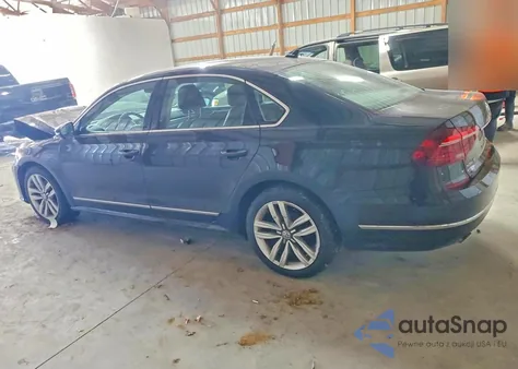 2017 Volkswagen Passat Se z USA, uszkodzony, nr VIN 1VWGT7A36HC071671